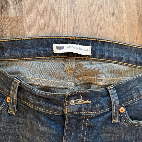 BOOTCUT LEVIS - Picture 2 of 4